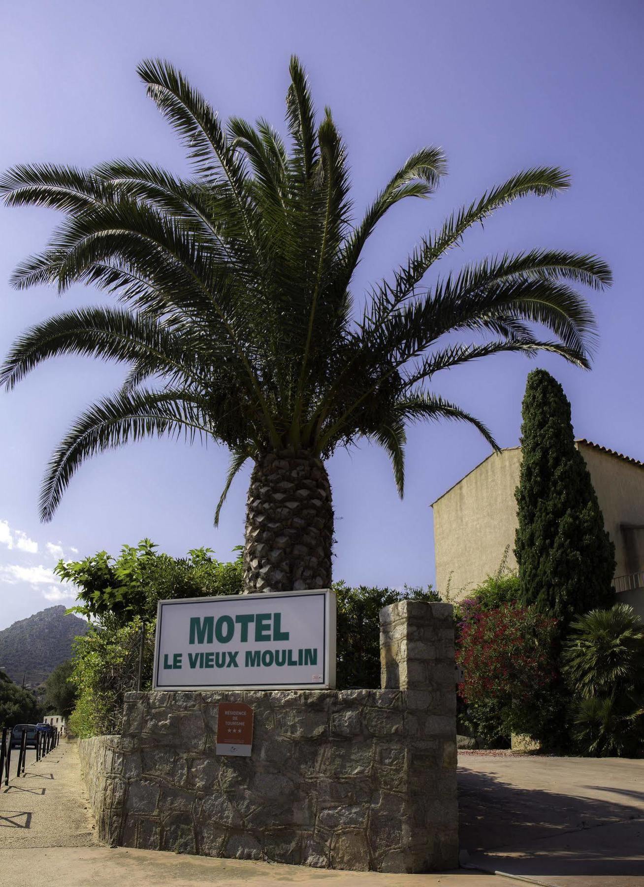 LʼÎle-Rousse Motel Le Vieux Moulin מראה חיצוני תמונה